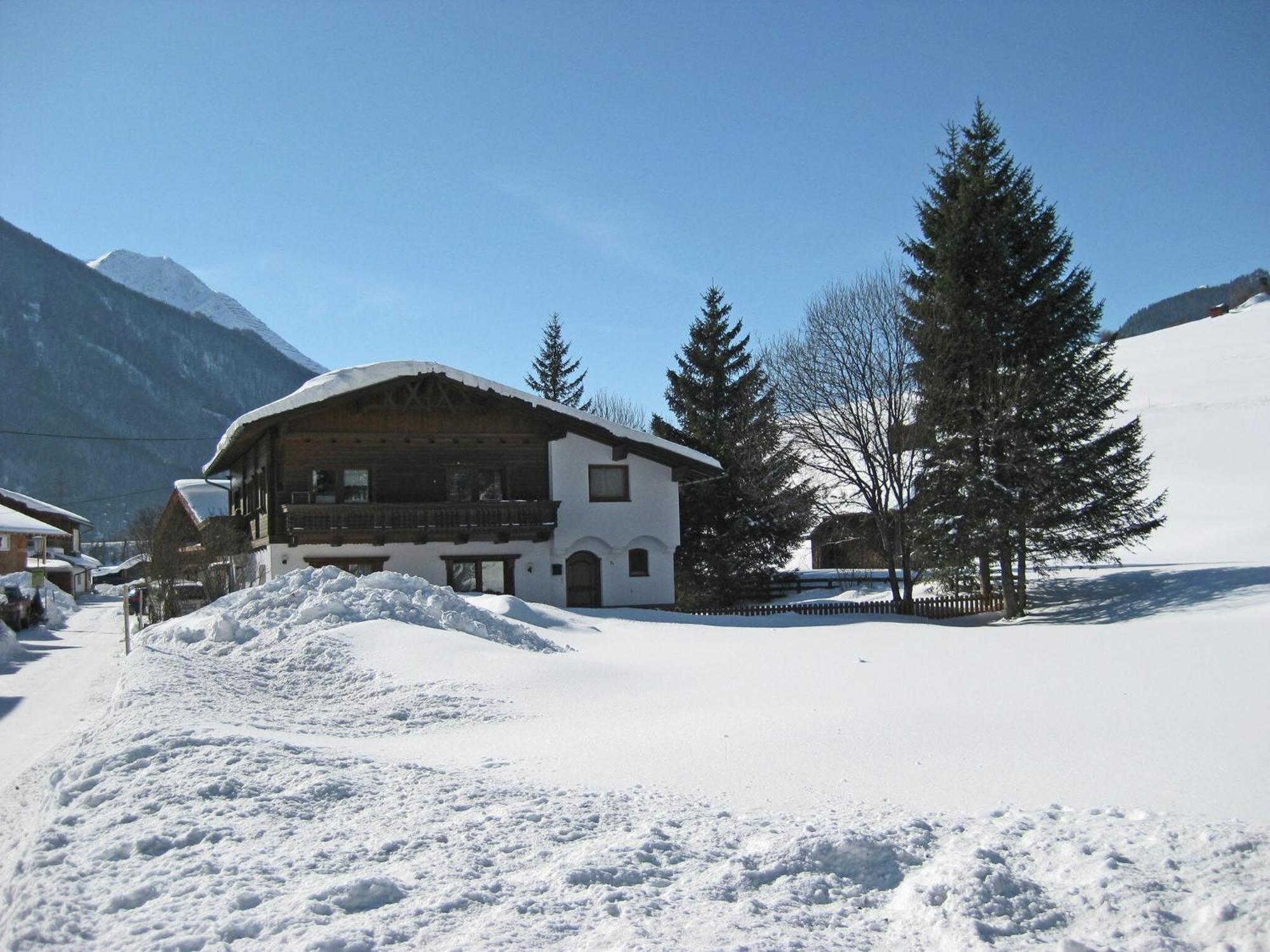 Apartment Near The Arlberg Ski Area Pettneu am Arlberg Bagian luar foto