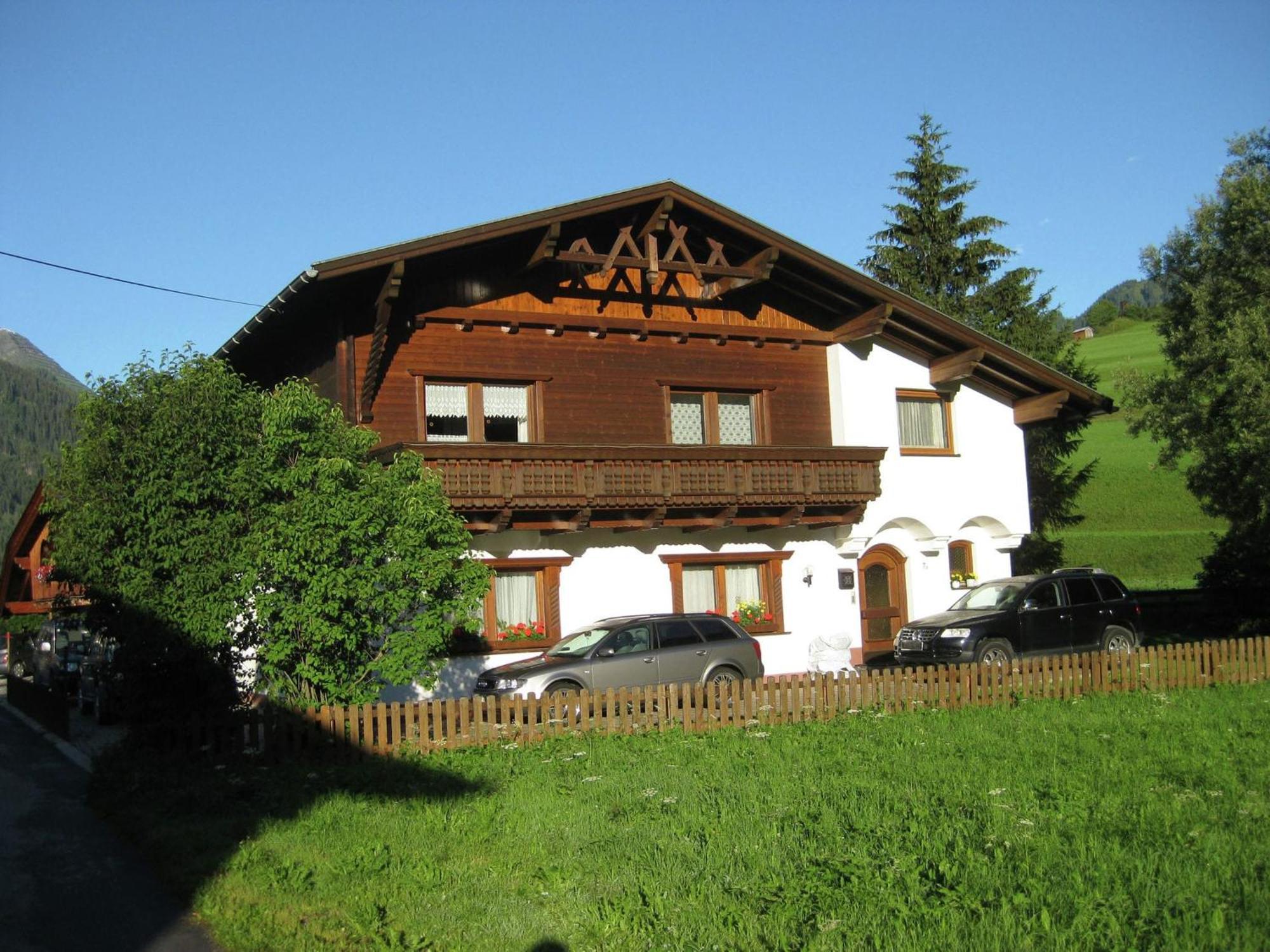 Apartment Near The Arlberg Ski Area Pettneu am Arlberg Bagian luar foto